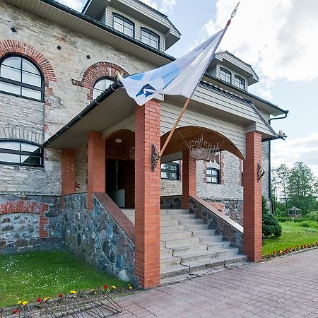 Veskisilla Hotel Türi Zewnętrze zdjęcie
