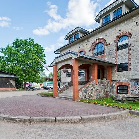 Veskisilla Hotel Türi Zewnętrze zdjęcie