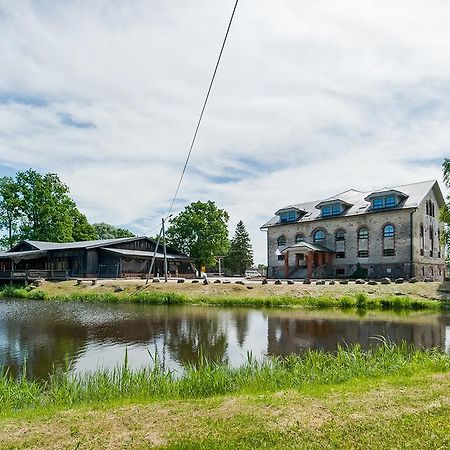 Veskisilla Hotel Türi Zewnętrze zdjęcie