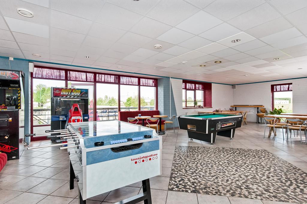 Veskisilla Hotel Türi Zewnętrze zdjęcie