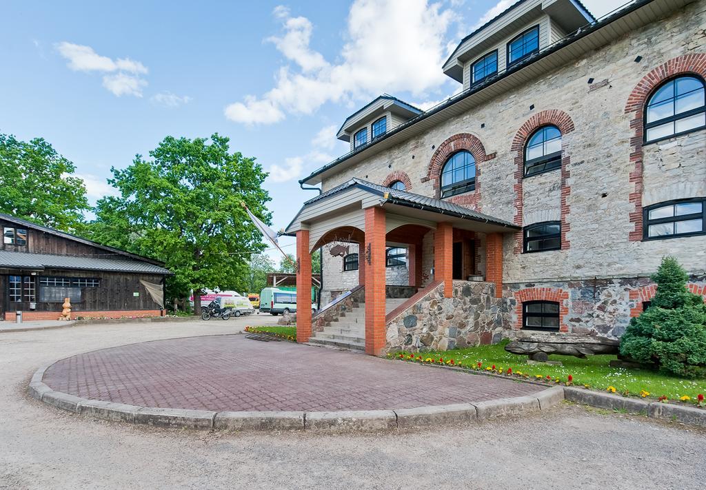 Veskisilla Hotel Türi Zewnętrze zdjęcie