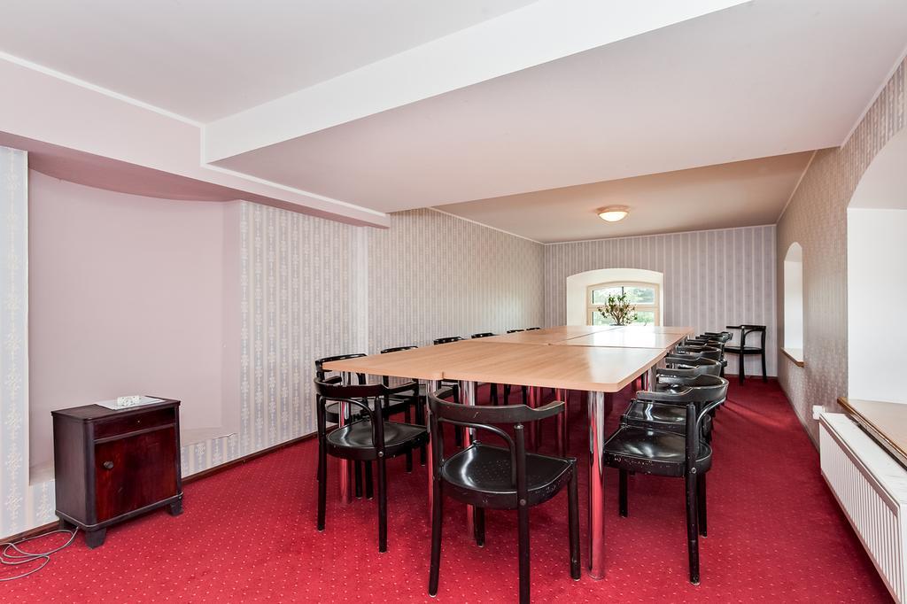 Veskisilla Hotel Türi Zewnętrze zdjęcie
