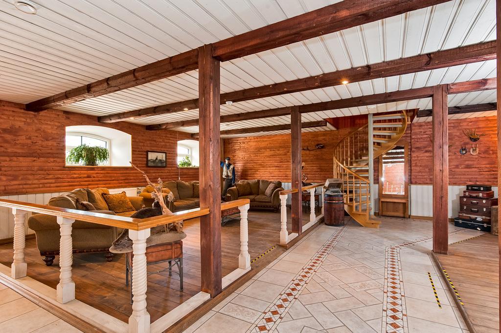 Veskisilla Hotel Türi Zewnętrze zdjęcie