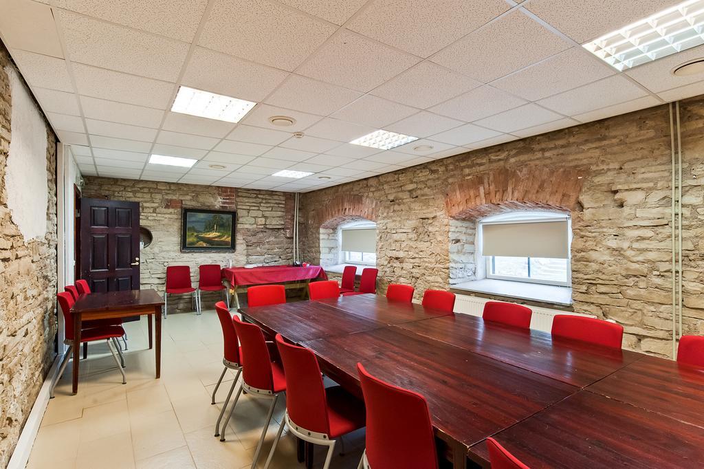 Veskisilla Hotel Türi Zewnętrze zdjęcie