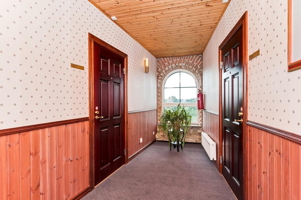Veskisilla Hotel Türi Zewnętrze zdjęcie