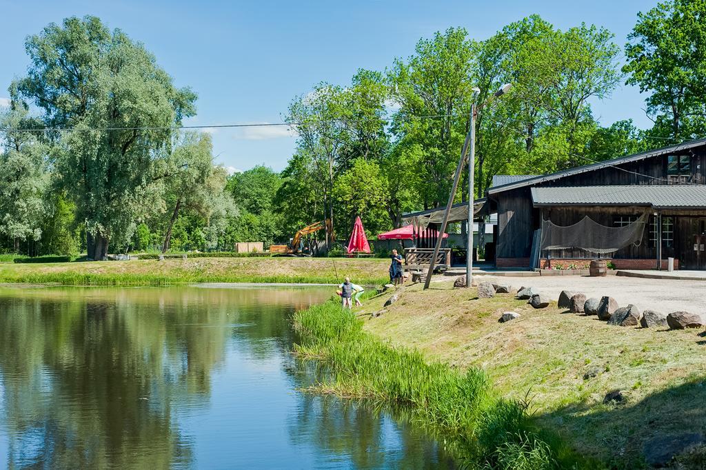 Veskisilla Hotel Türi Zewnętrze zdjęcie