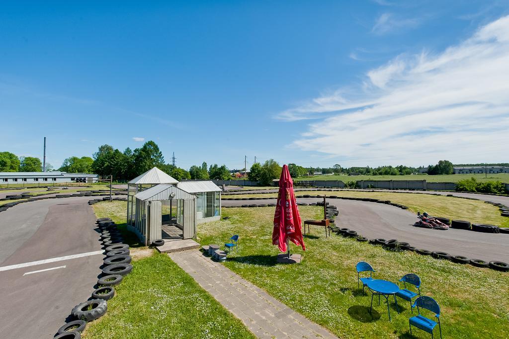 Veskisilla Hotel Türi Zewnętrze zdjęcie