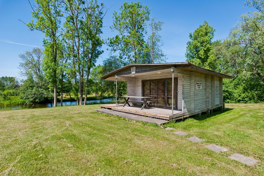 Veskisilla Hotel Türi Zewnętrze zdjęcie