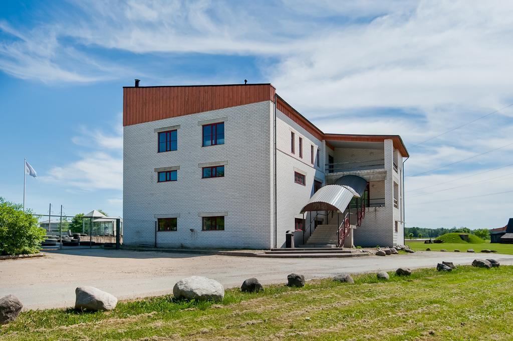 Veskisilla Hotel Türi Zewnętrze zdjęcie