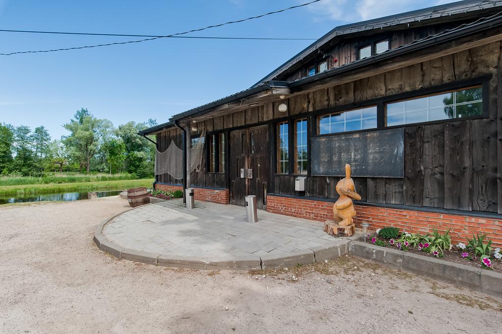 Veskisilla Hotel Türi Zewnętrze zdjęcie